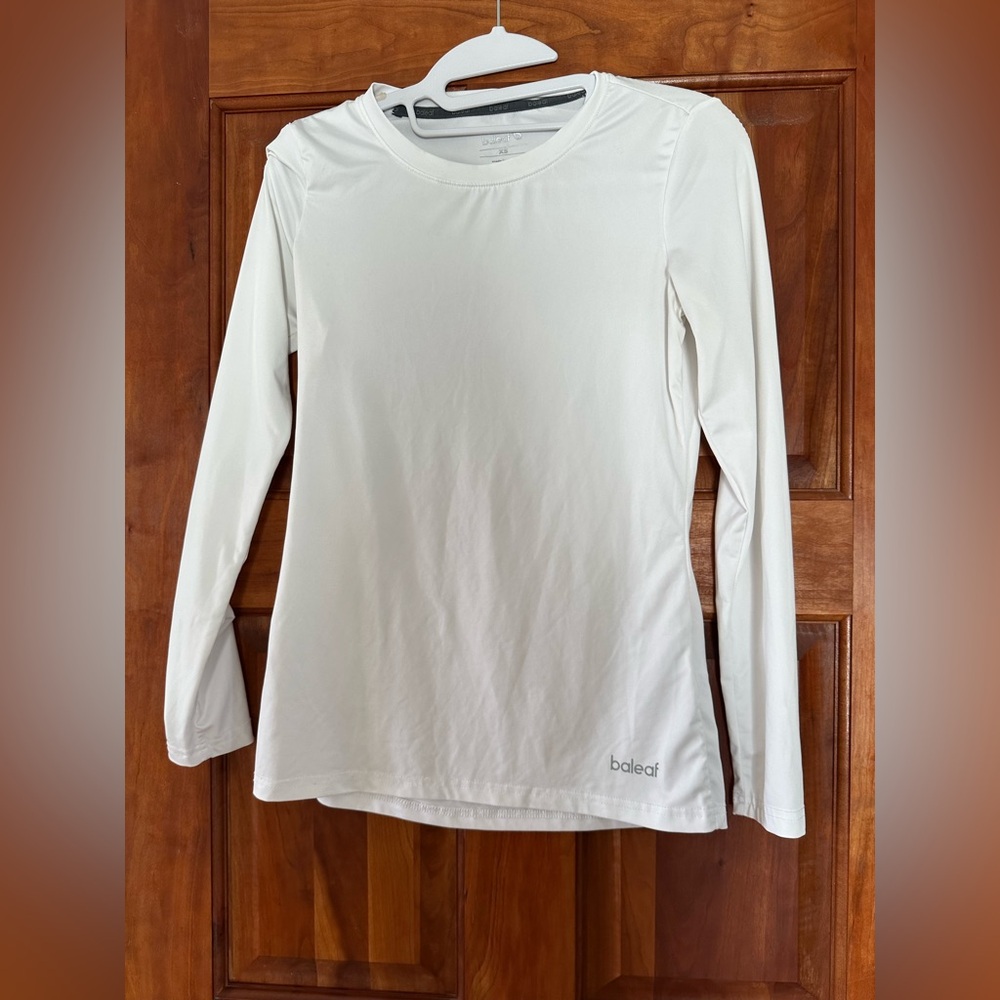 Baleaf Cream Fitted Long Sleeve Tee